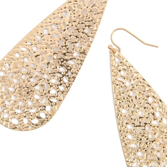 Ciara Earrings - Picture 4 of 5